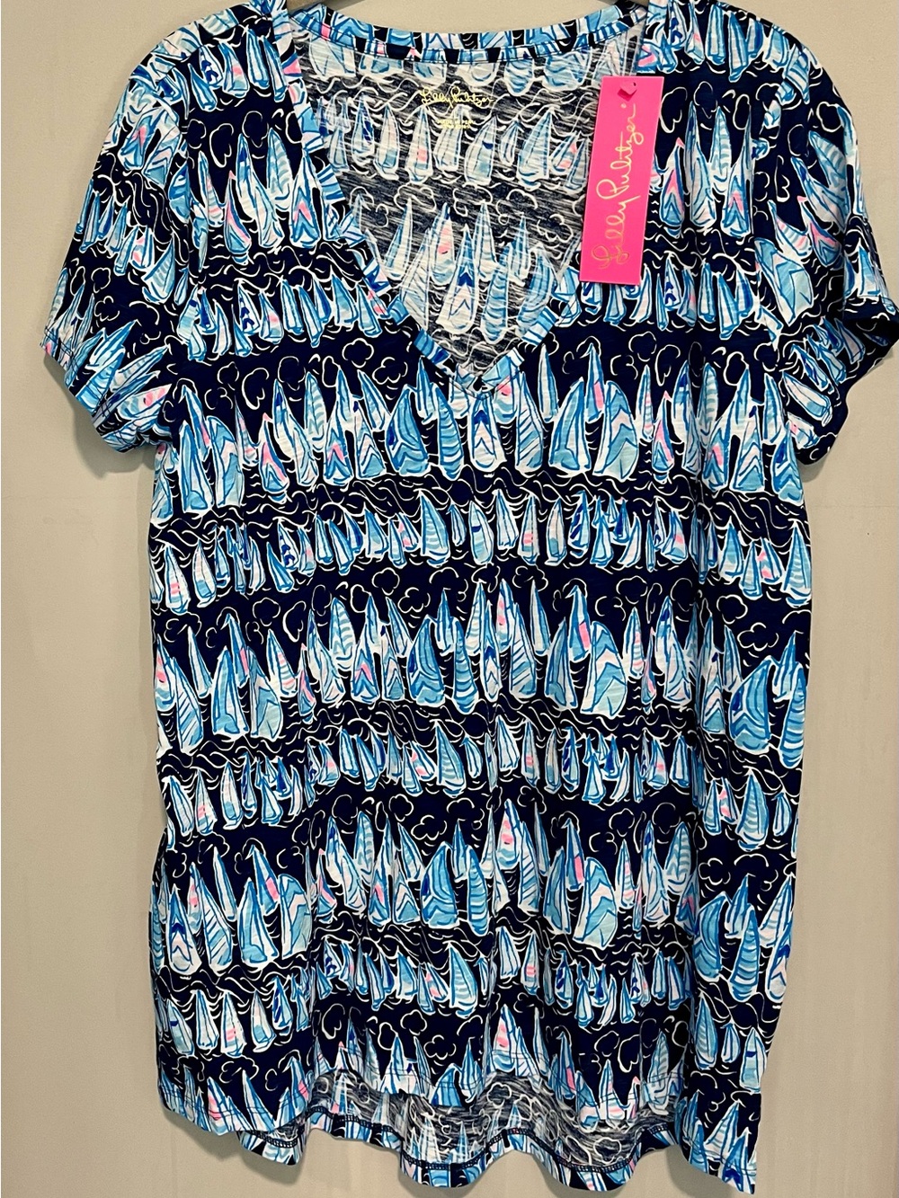 NWT Lilly Pulitzer V-Neck Etta Tee Size Large Navy Sails and Stripes